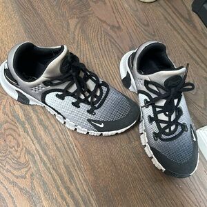 Nike Womens Free Metcon 4 White Black Glow Size 8.5 RARE